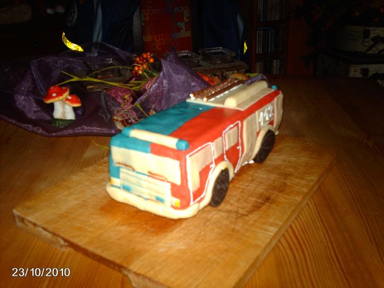 Feuerwehrauto Kuchen