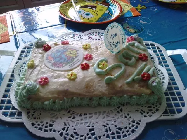Geburtstags-Biskuit-Torte