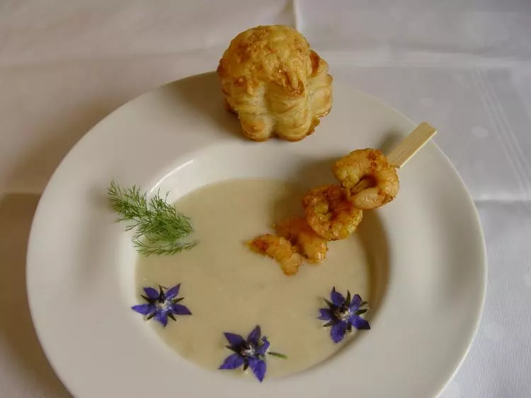 Fenchel-Creme-Suppe mit Garnelen