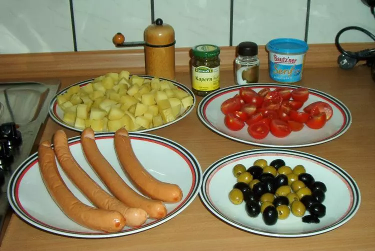 Warmer Kartoffelsalat mit Dill und Oliven