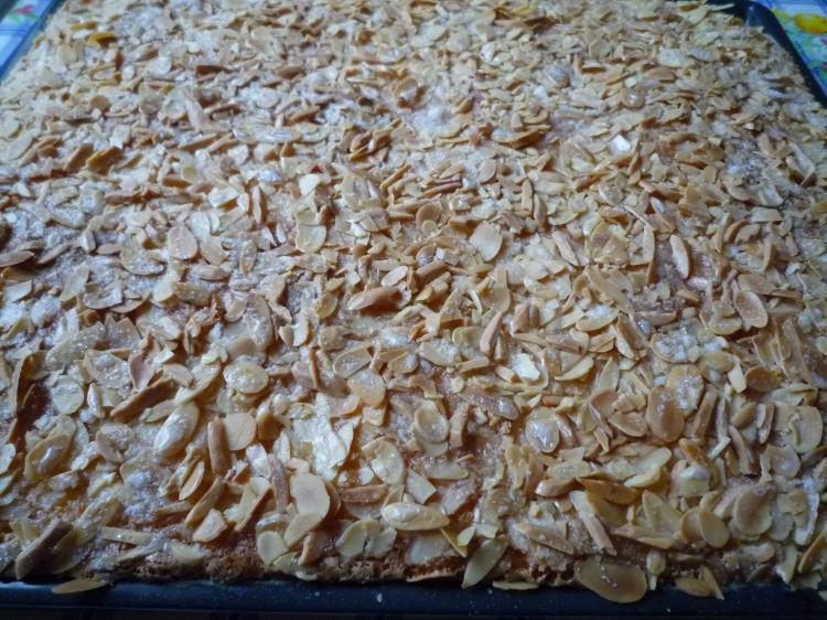 Buttermilch-Haselnusskuchen vom Blech | Kochmeister Rezept