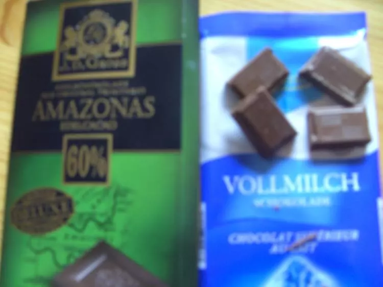 Füllung für den Biskuittboden: Schokoladenfüllung - dunkel
