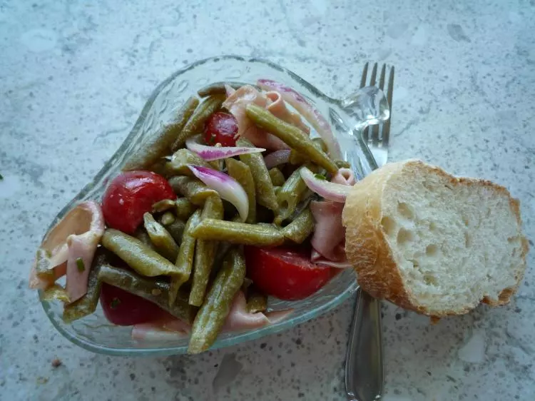Bohnen-Mortadella-Salat