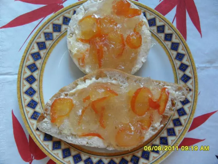 Apfelgelee mit kandierten Kumquats