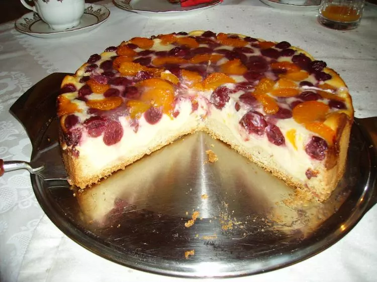 Quark-Schmand-Obst-Kuchen