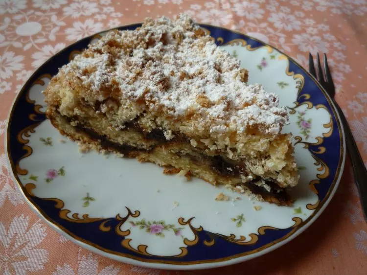 Buttermilch-Kuchen mit Pflaumenmus