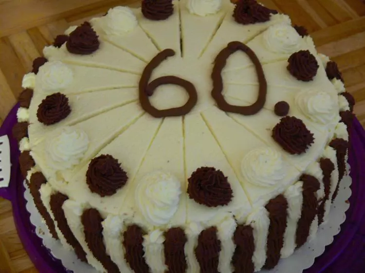Zweifarbige Torte - zum 65. Geburtstag des Seniorchefs