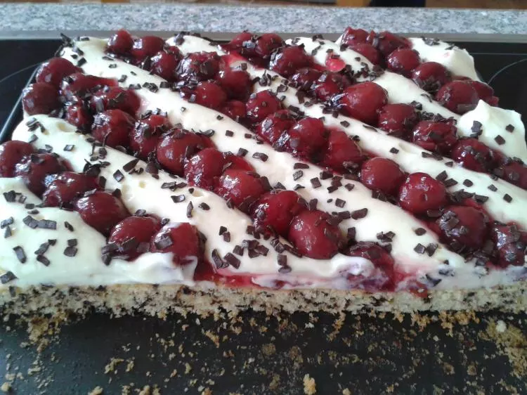 Schoko-Kirsch-Vanille-Torte