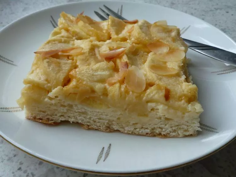 Apfelkuchen mit Eierlikörcreme