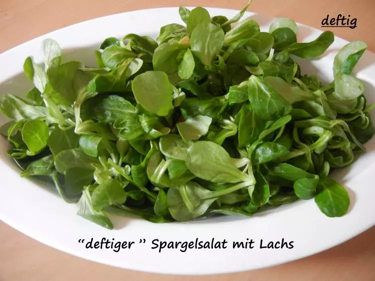 "deftiger" Spargelsalat mit Lachs