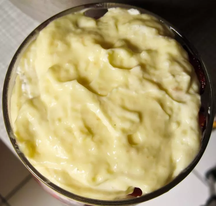 Rhabarber - Erdbeer - Trifle