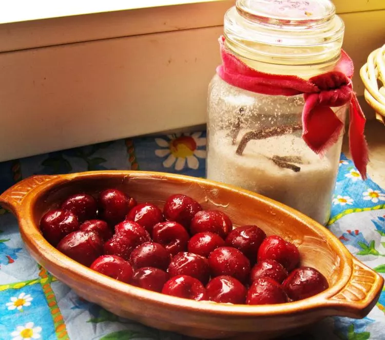 Clafouti mit Kirschen oder Pfirsich