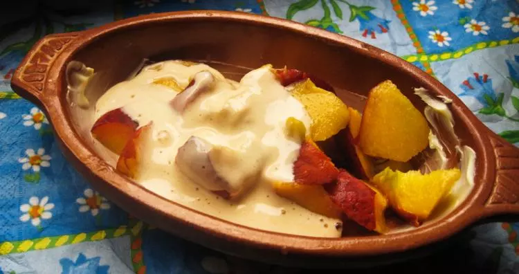 Clafouti mit Kirschen oder Pfirsich