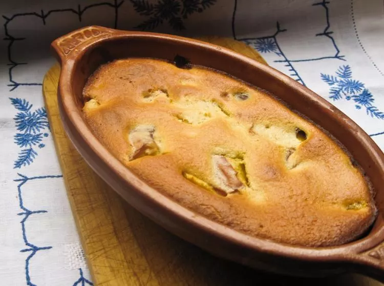 Clafouti mit Kirschen oder Pfirsich