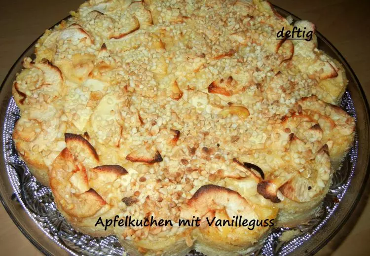 Apfelkuchen mit Vanilleguss 