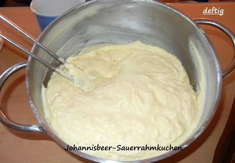 Johannisbeer-Sauerrahmkuchen