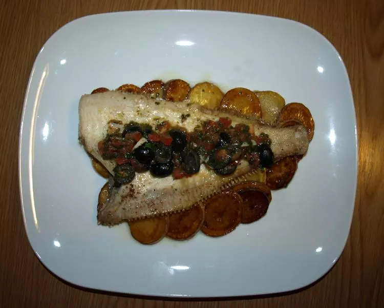 Scholle mit Tomaten Oliven Kruste