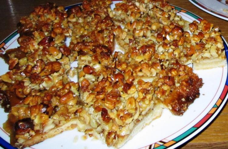 Nussriegel mit Nussmischung, Mandeln und Honig | Kochmeister Rezept