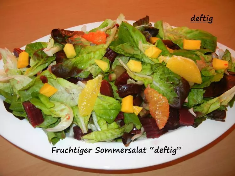 Fruchtiger Sommersalat "deftig" 