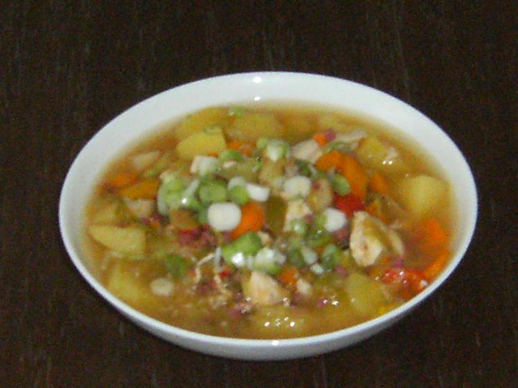 Pikante Gemüsesuppe mit Huhn | Kochmeister Rezept