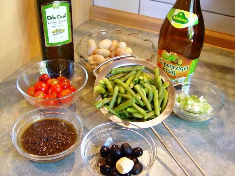 Prinzessbohnen-Salat mit Olivensauce