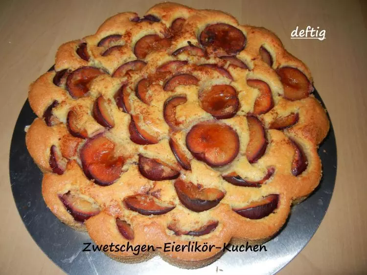Zwetschgen-Eierlikör-Kuchen