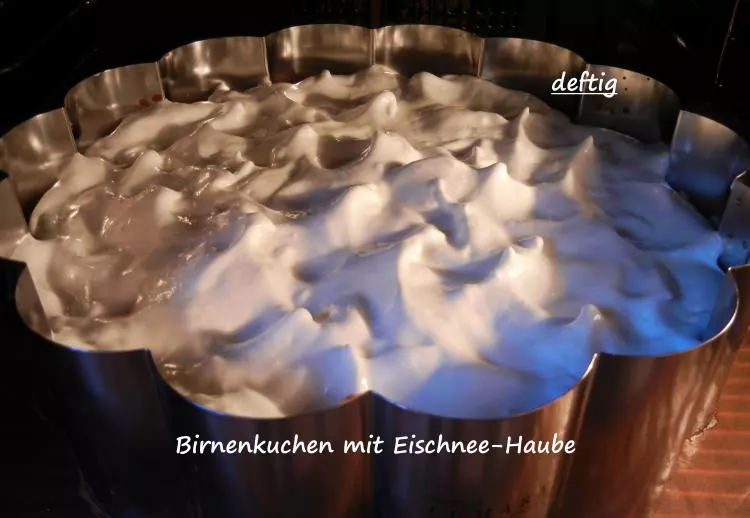 Birnenkuchen mit Eischnee-Haube