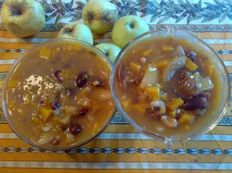 Kürbis-Trockenfrüchte-Birnensuppe