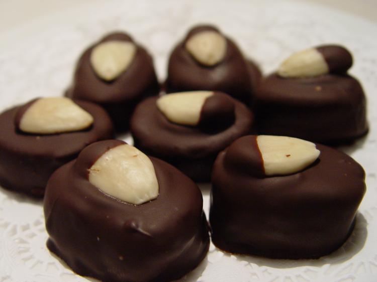 Mandel - Nuss – Pralinen mit Pernod | Kochmeister Rezept Mandel - Nuss – Pralinen mit Pernod | Kochmeister Rezept