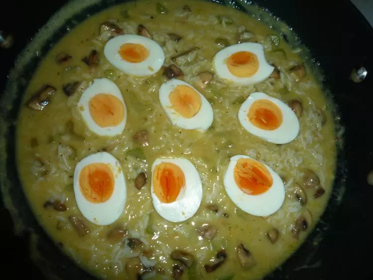 Eier-Ragout in Currysoße