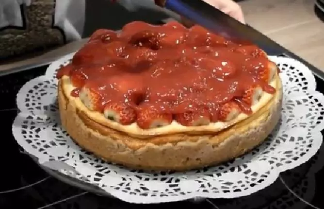 New York Cheesecake mit Erdbeeren