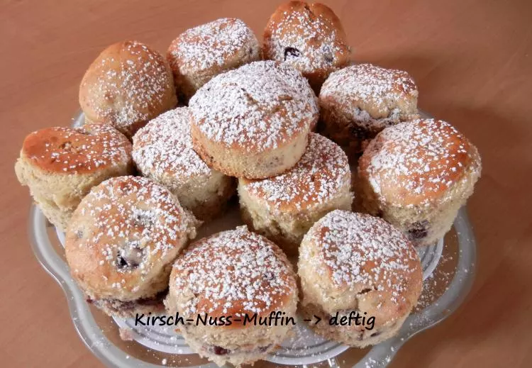 Kirsch-Nuss-Muffins