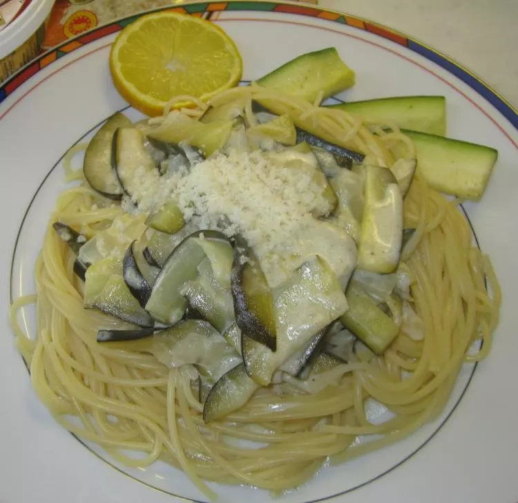 Mascarpone-Zucchini-Sauce zu Spaghetti