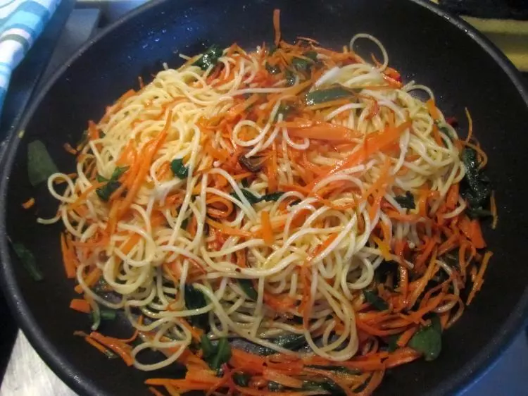 Bärlauch-Karotten-Spaghetti
