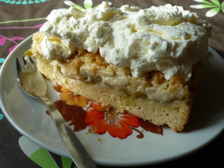 Rhabarber-Kuchen mit Marzipan-Streuseln | Kochmeister Rezept
