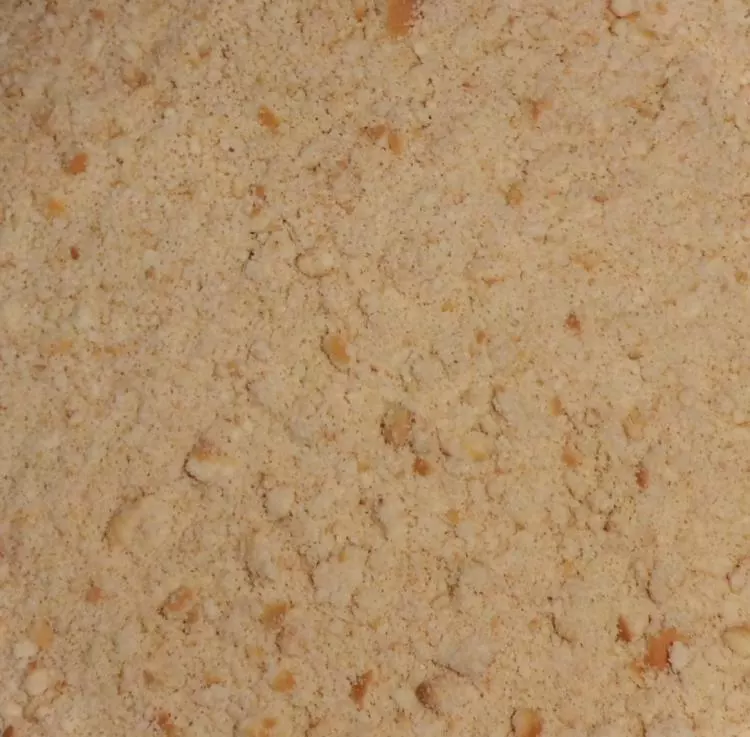 Rhabarber-Kekscrumble mit Vanille-Zimtsauce