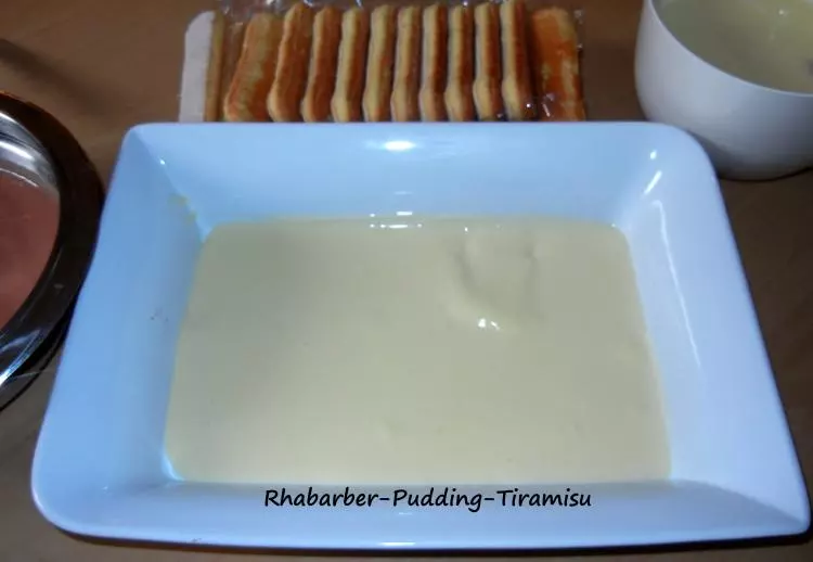 Rhabarber-Pudding-Tiramisu