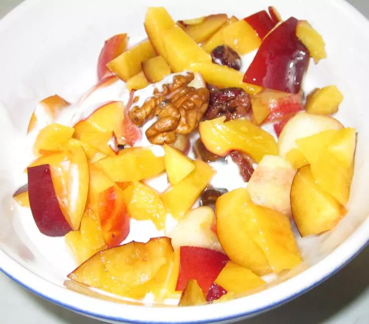 Müsli mit Haferflocken Obst 