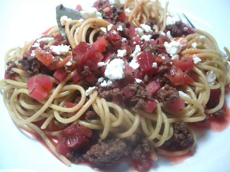 Spaghetti mit Rote-Bete-Bolognese