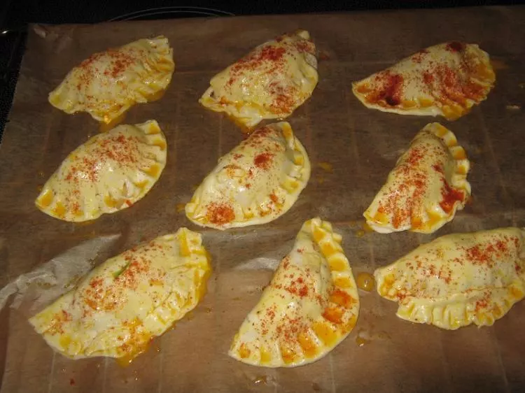 Tapas - Empanadas mit Chorizo und Käse