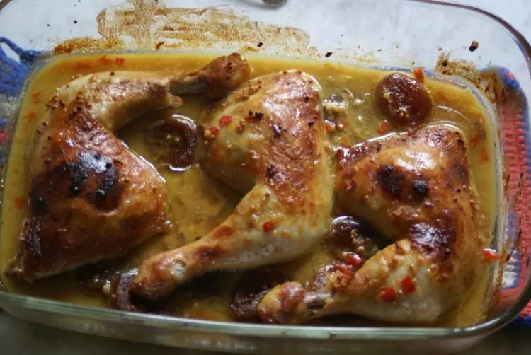 Hähnchenbeine mit Orangen und Aprikosen