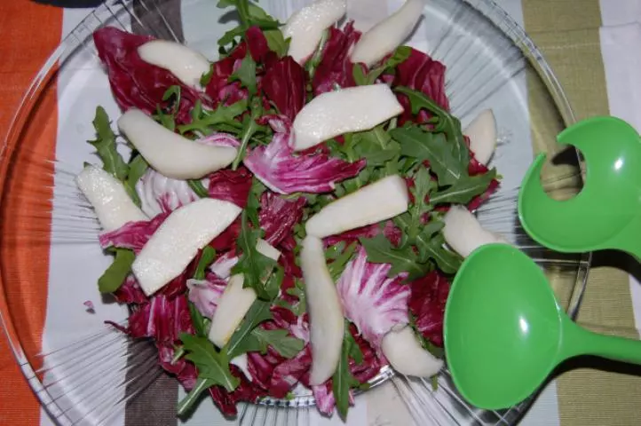 Radicchio-Rucola-Birnen-Salat