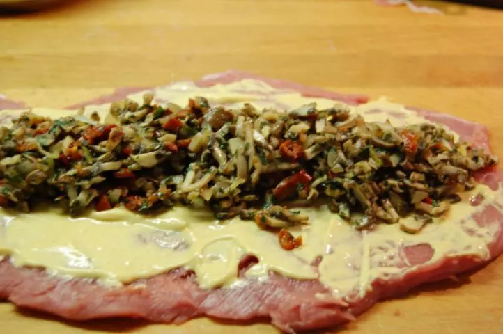 Schweinefilet-Pilz-Roulade