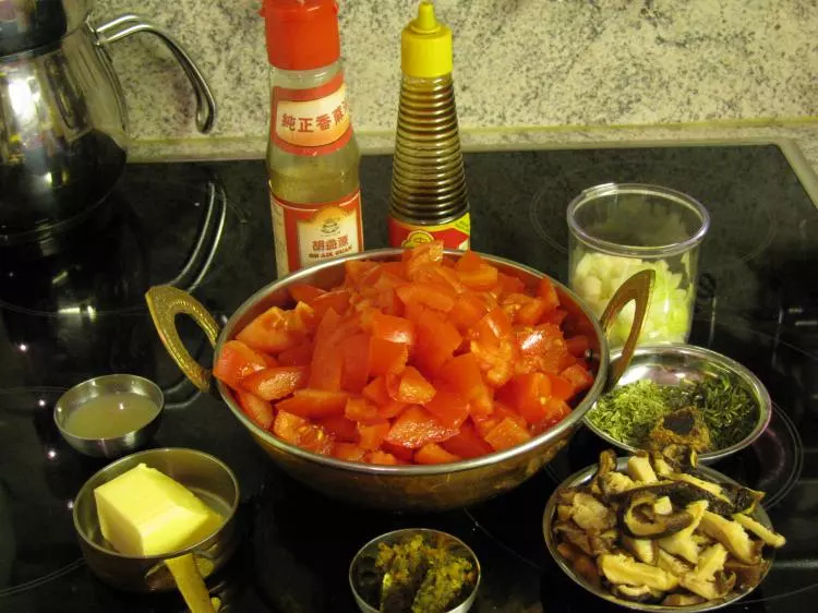 Tomatensuppe mit Shiitake-Pilzen