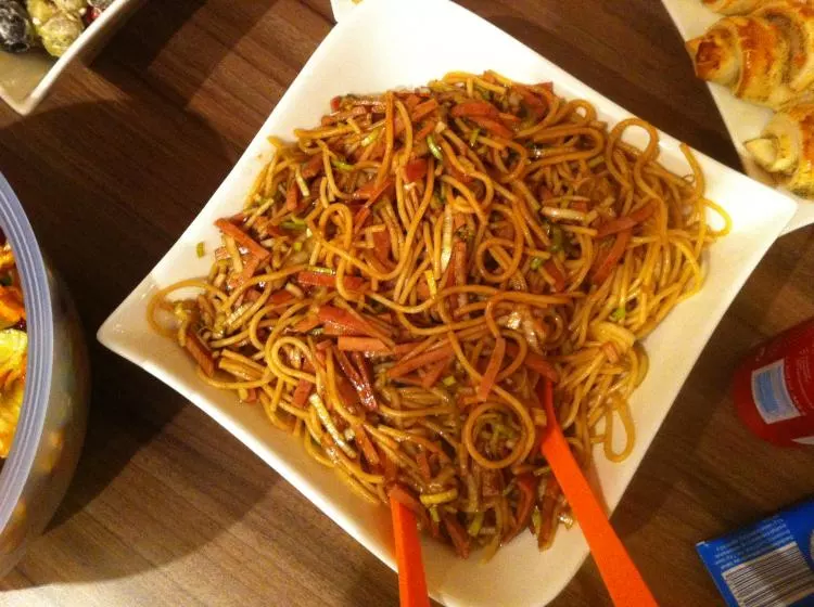 Chinesischer Spaghettisalat