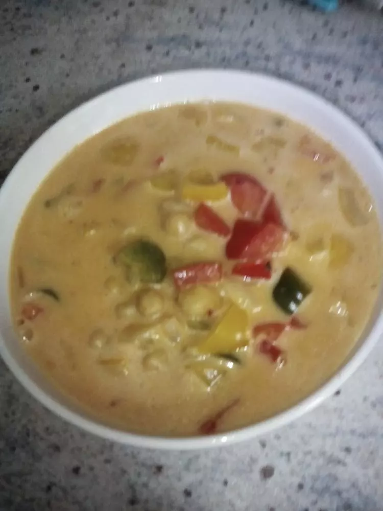 Pikante Curry-Gemüse-Suppe