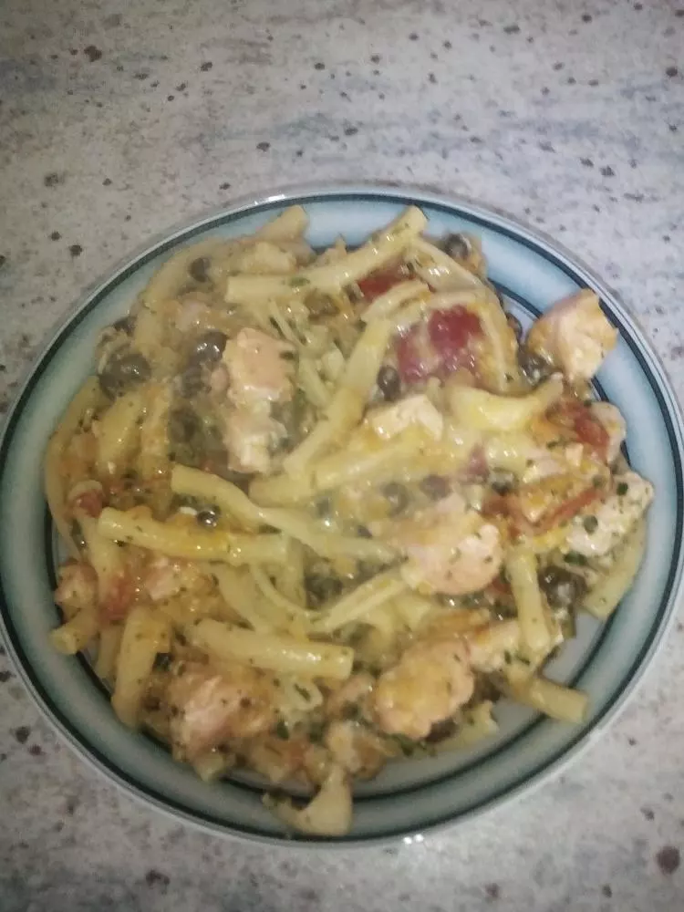 One-pot-pasta mit Lachs