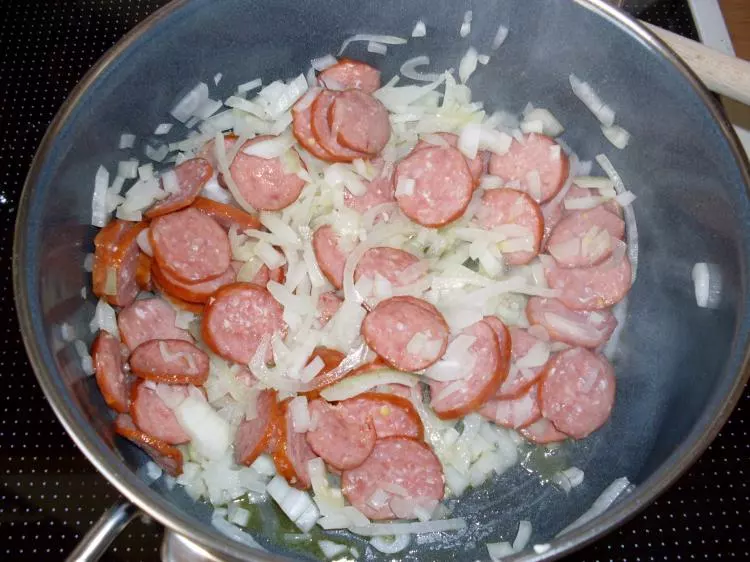 Warmer Kartoffelsalat mit Bratwurst