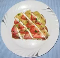 Toast mit Erdbeeren und Brie
