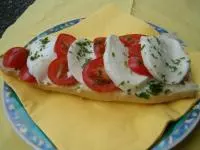 Tomaten-Mozzarella-Baguette